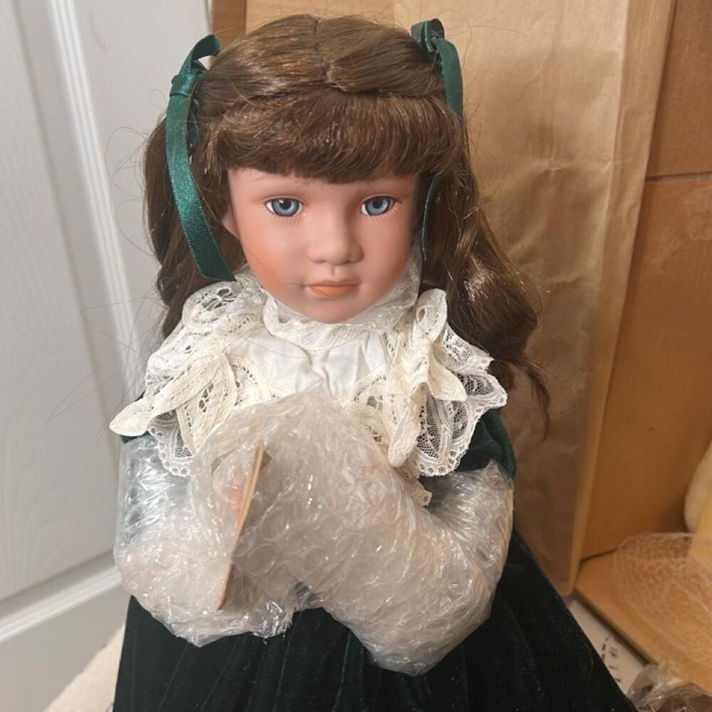 The Boyds Collection LTD from Yesterday's Child Doll Collection Style No 4955V